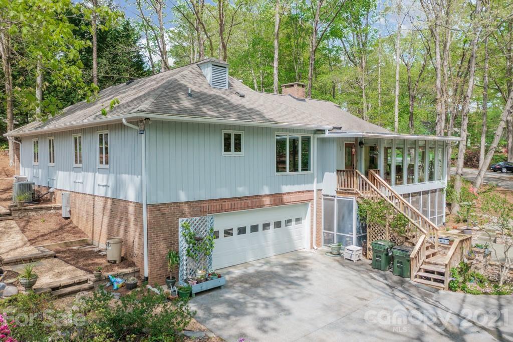 61 Heritage Dr