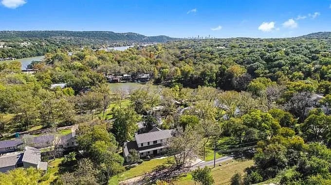 4711 Laguna
