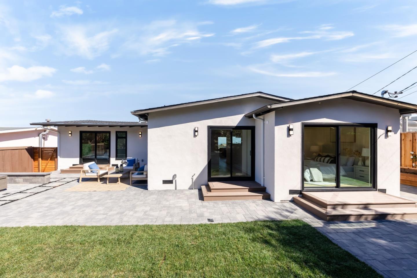 1041 Crestview Drive