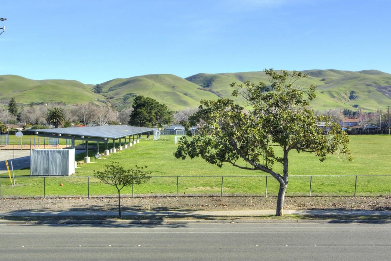 455 S Park Victoria Dr