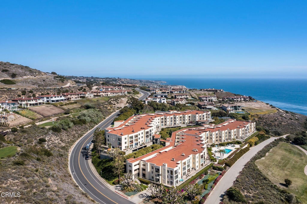 3200 La Rotonda Dr #207