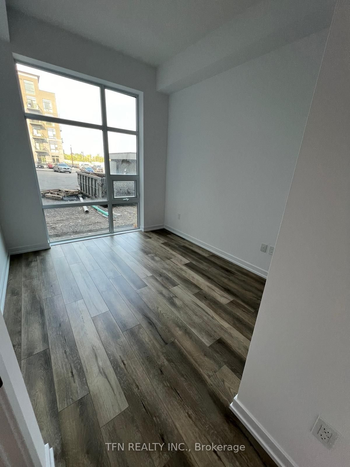 470 Dundas Street E Unit: 106