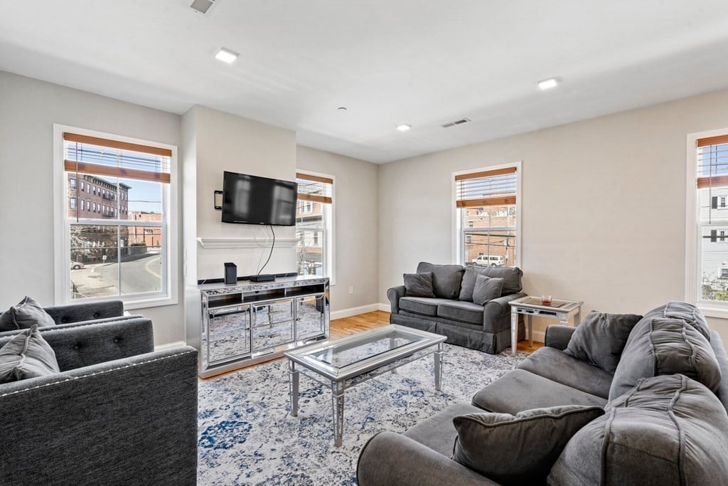14 Williams Street - Unit 2