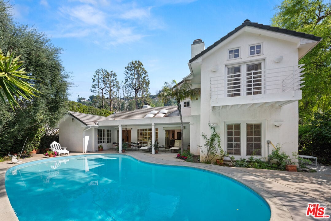 2247 COLDWATER CANYON DR