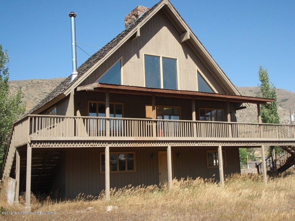 1600 River Dr