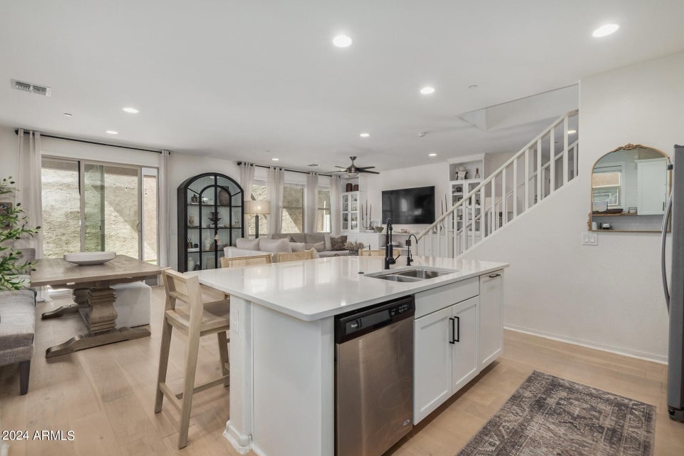 4648 E Tierra Buena Ln