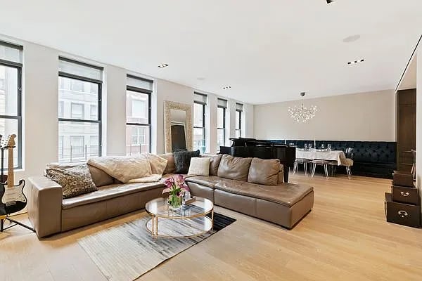 27 E 22nd St APT 6, New York, NY 10010