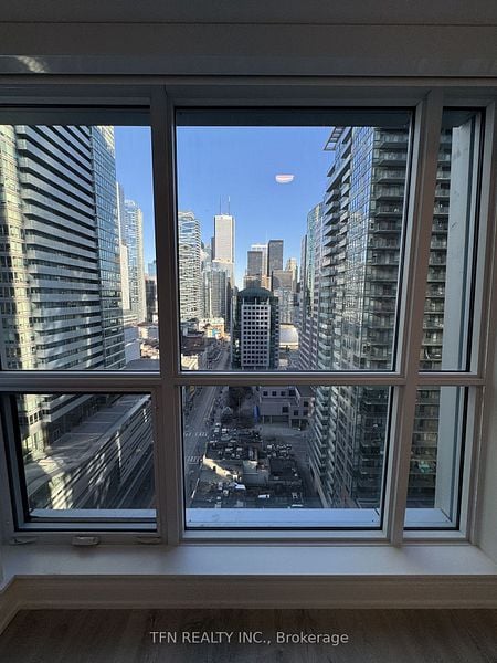 327 King Street W 2008