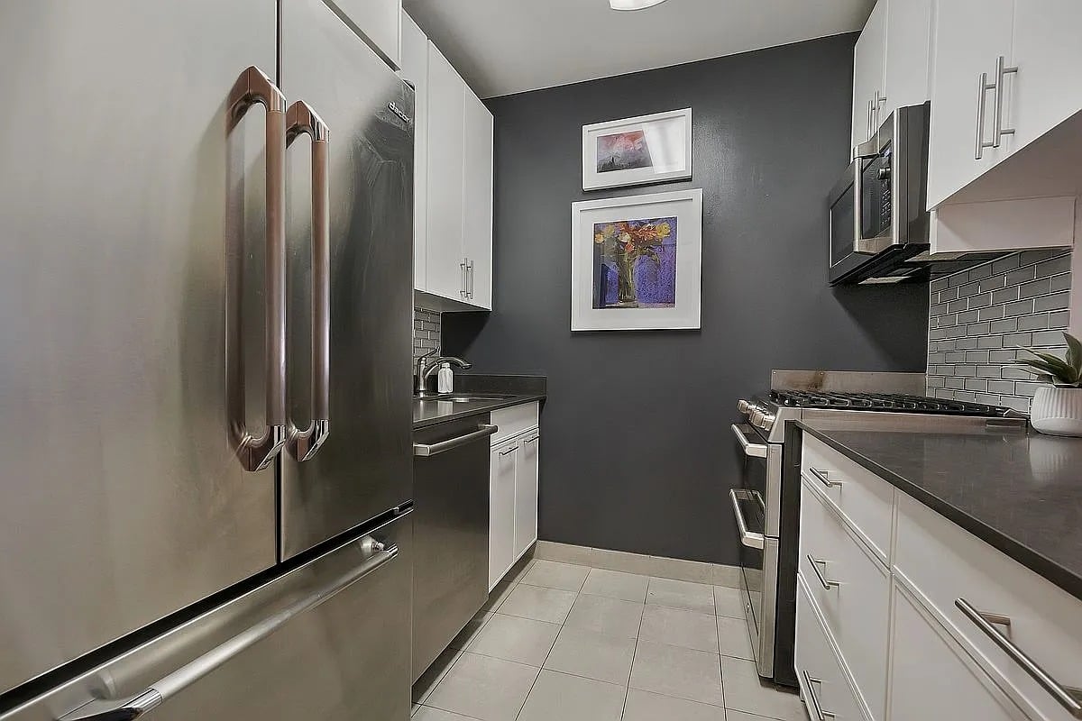 99 John St APT 425
