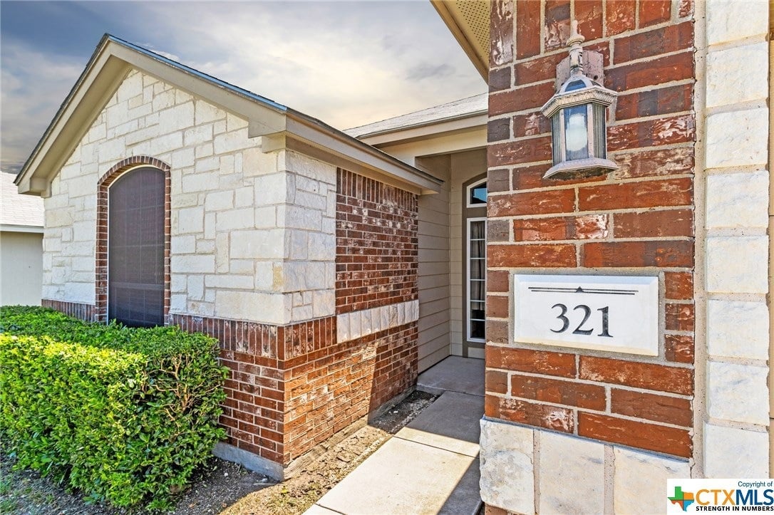 321 Emerald Ridge Dr