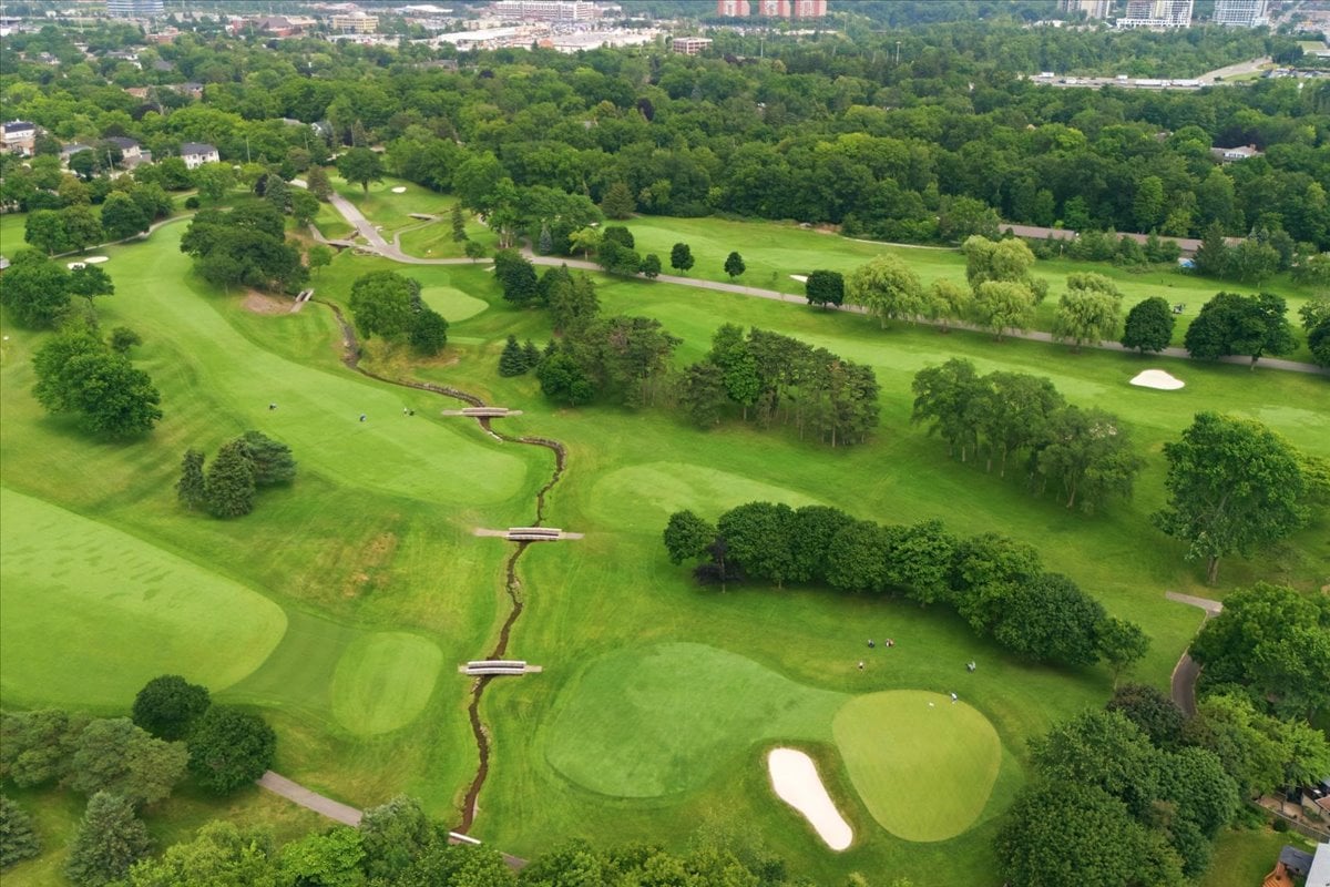 Rare Court Location on Oakville Golf Course