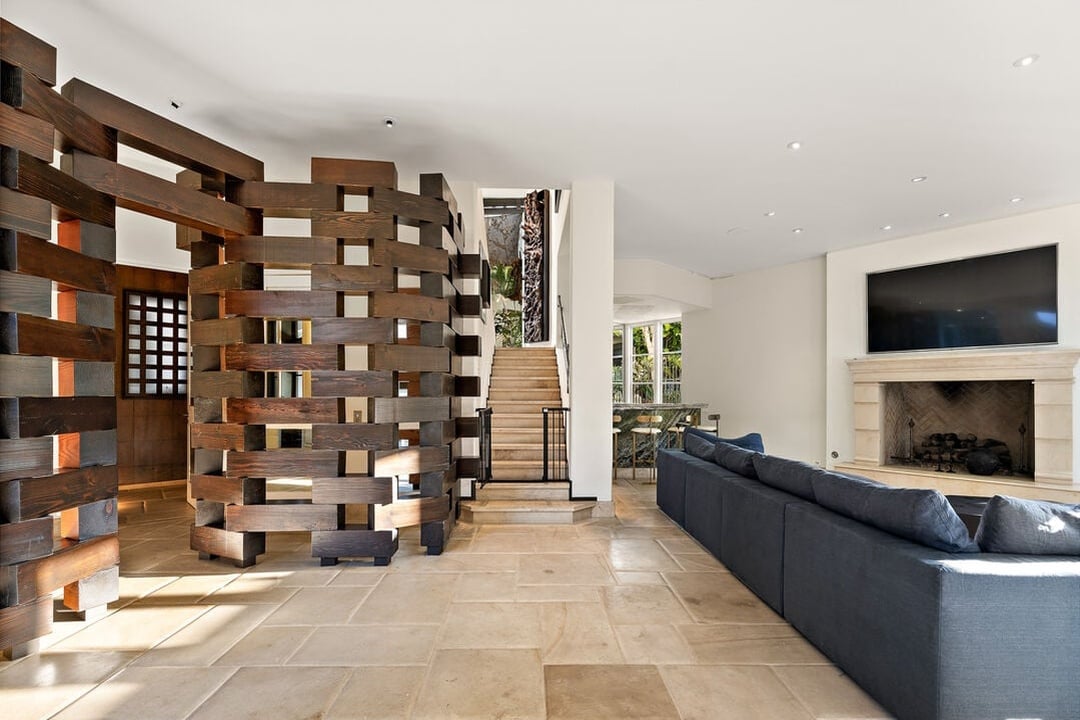 Century Woods Dr, 90067