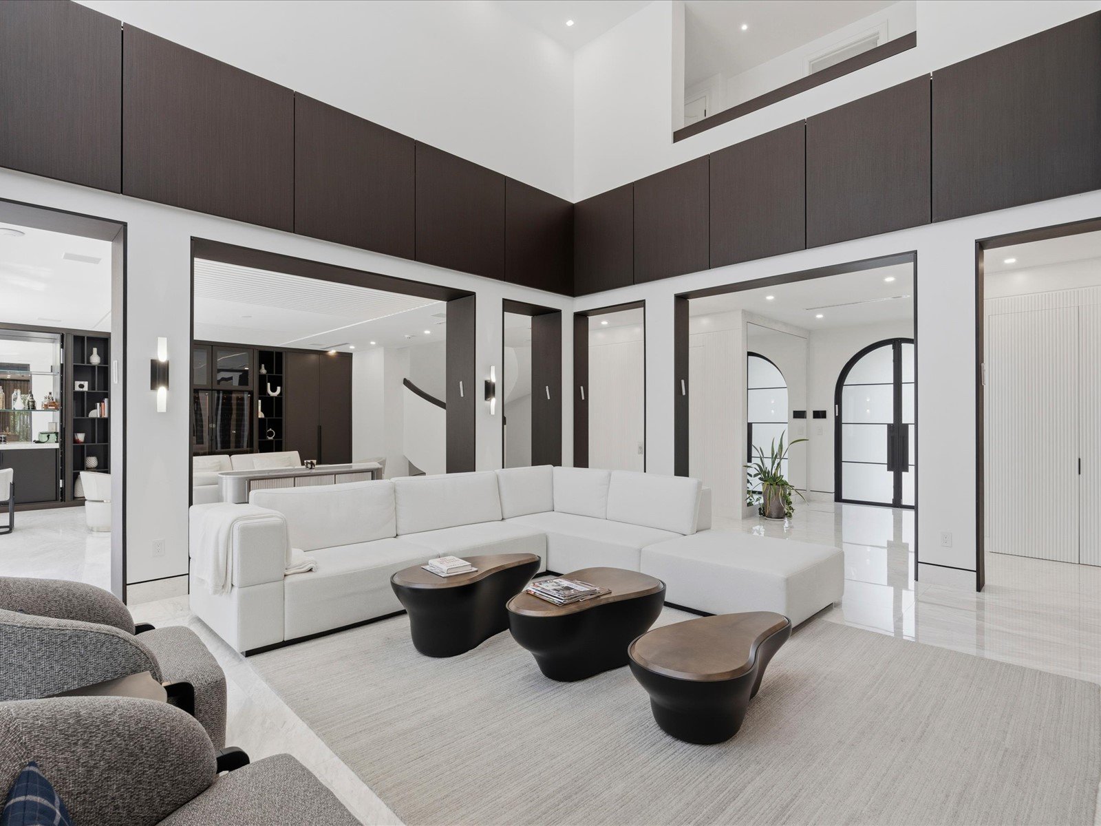 70 Camden Dr, Bal Harbour