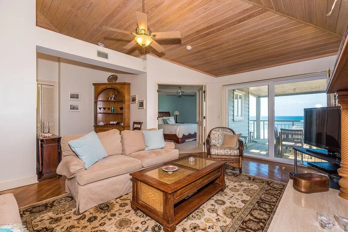186 Sea Hammock Way