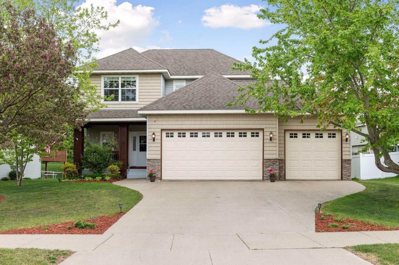14 Coach Light Dr
