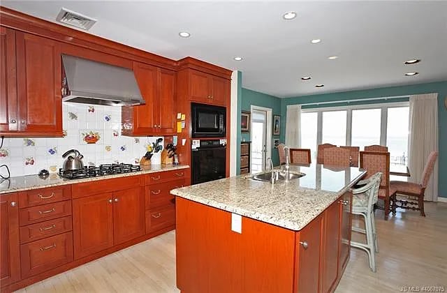 84-B Bayview Dr