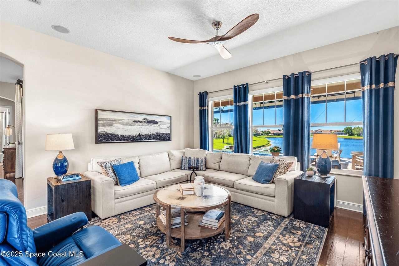 3077 Cortona Dr