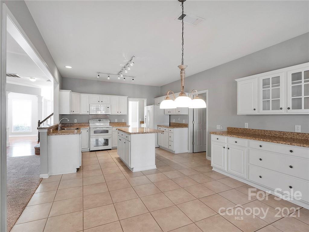 2814 Thornbush Ct