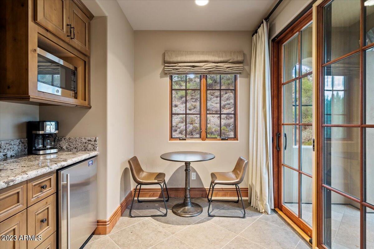 9514 E Madera Dr