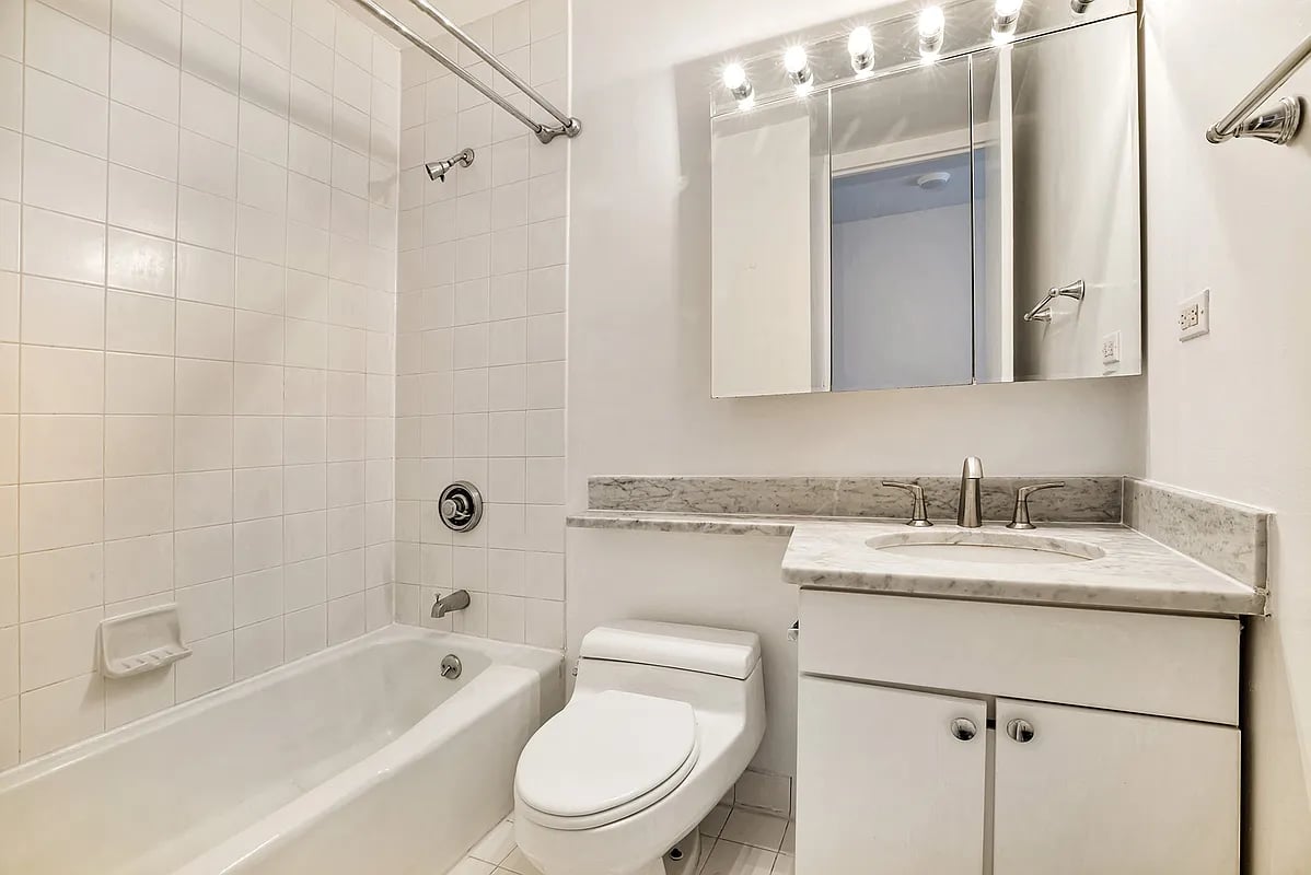 393 West 49th St, #5H