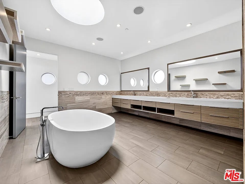 770 Paseo Miramar