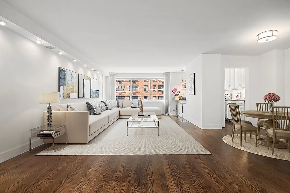 70 East 10th St, #8N