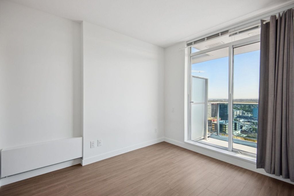 13615 Fraser Hwy, #2001