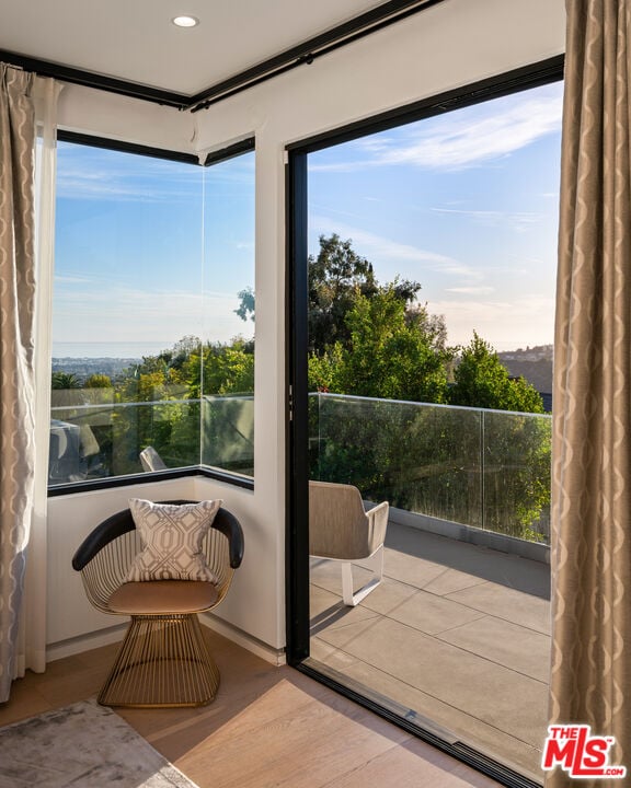 Aurelian Crest, Linda Flora Dr, 90049