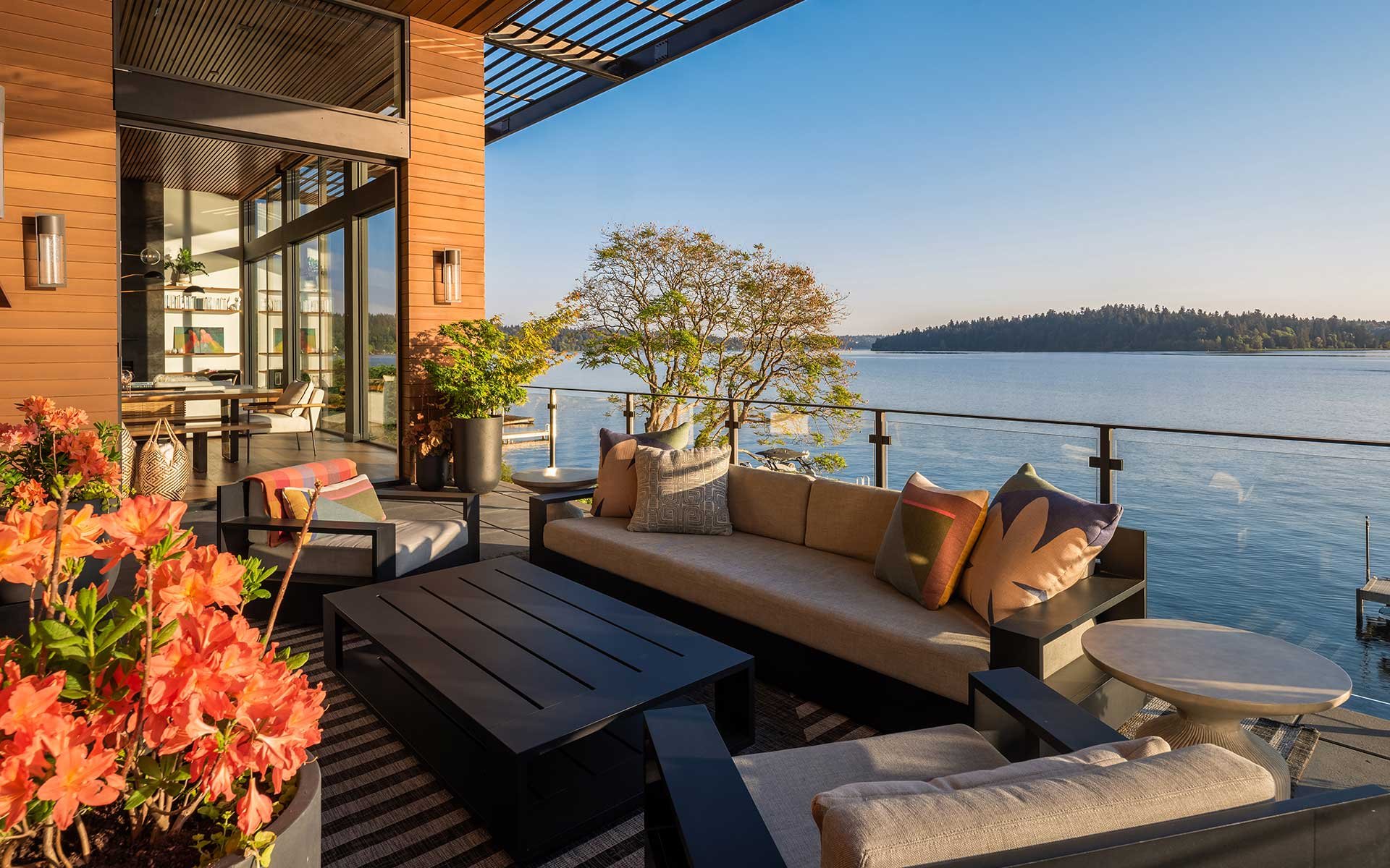 An Extraordinary Expression of Modern Waterfront Living on Mercer Island