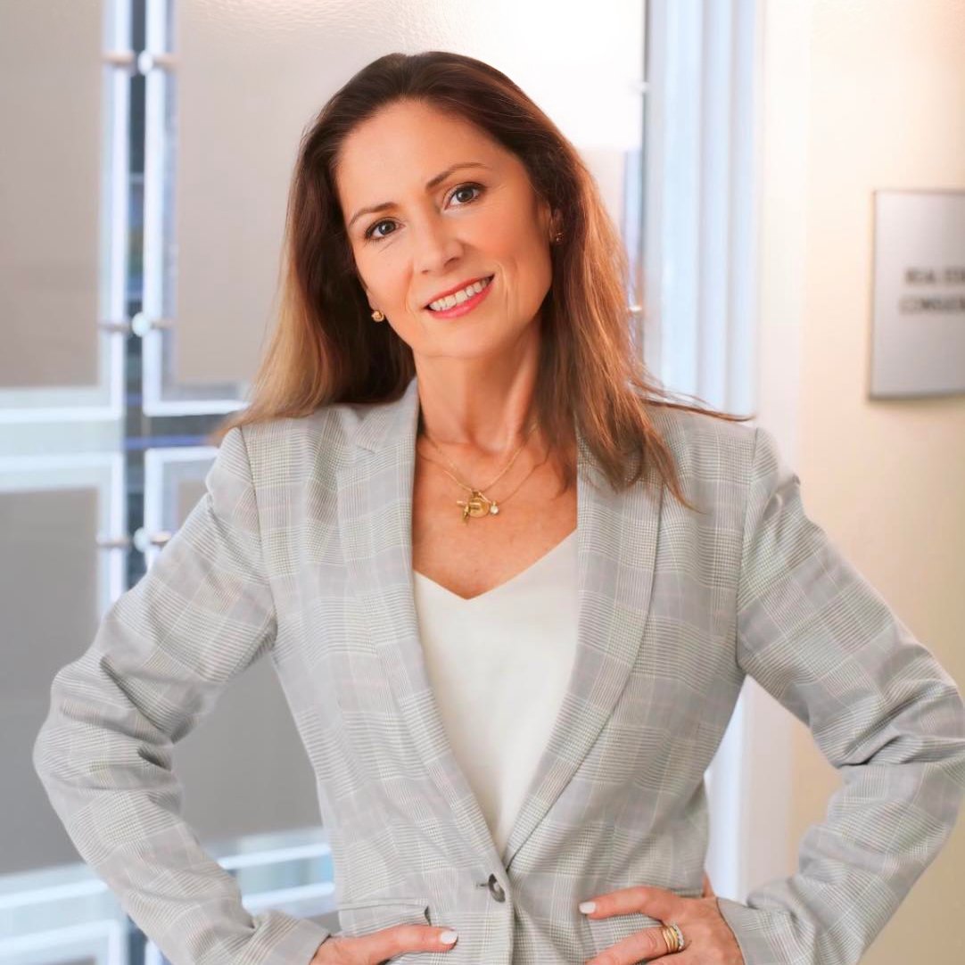 Elena Quinonez Naples, FL Real Estate Agent Headshot