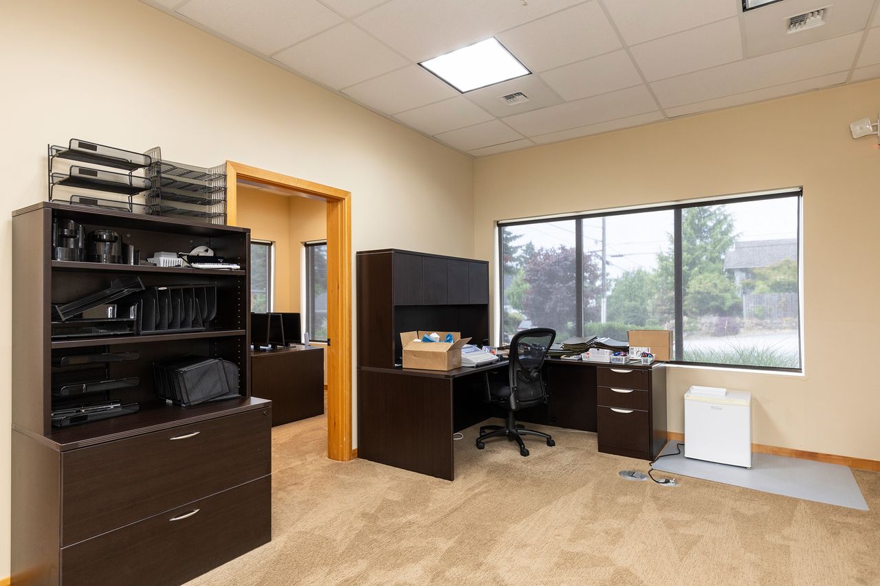 6075 California Ave SW | Office Sublease