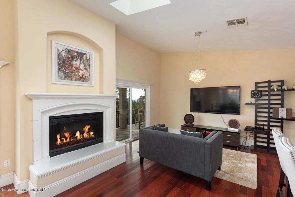 530 Vista Del Llano Dr