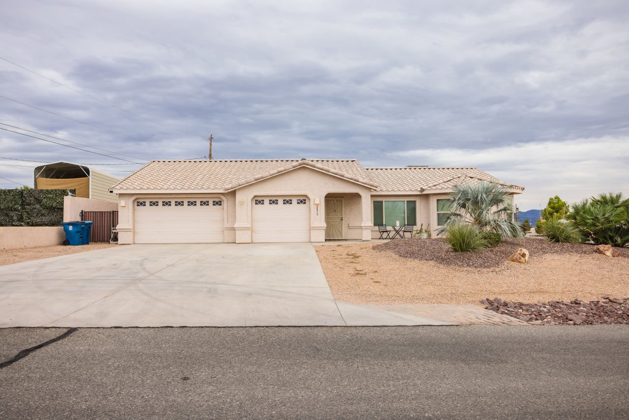2870 Canyon Oak Dr