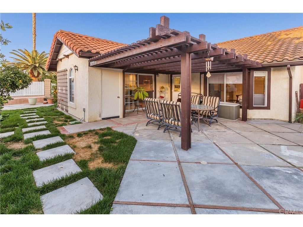 27695 Agate Canyon Dr