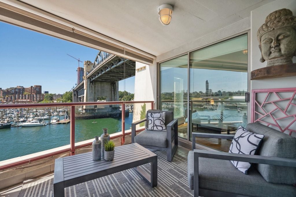 1012 Beach Ave, #301