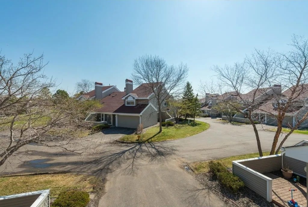 2040 Shenandoah Ct #C