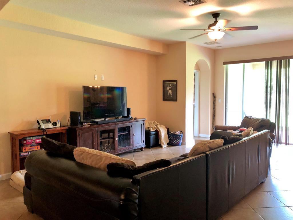 5520 SW Gray Fox Dr