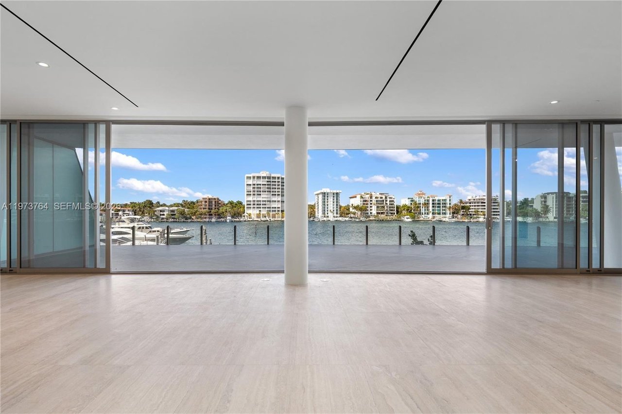 5 Grove Isle Dr Unit S201