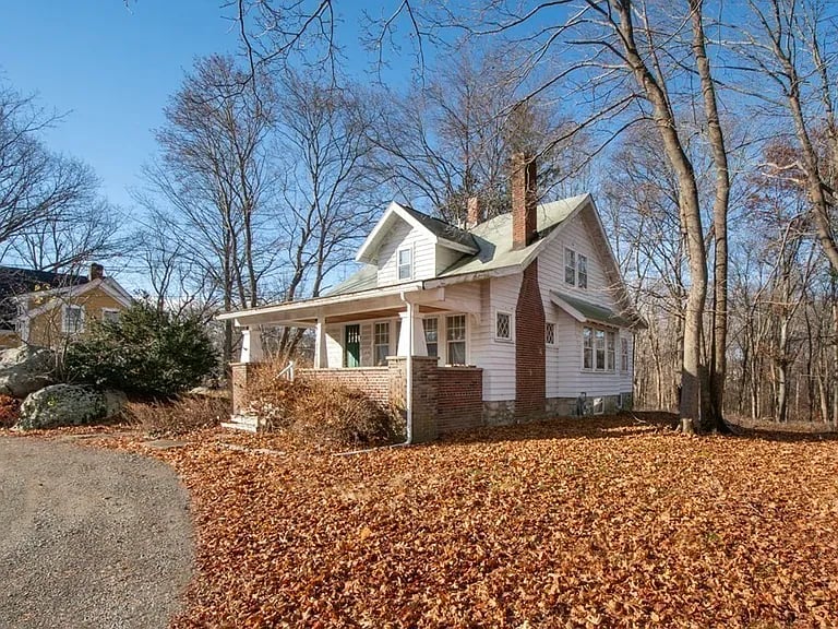 216 Pleasant St