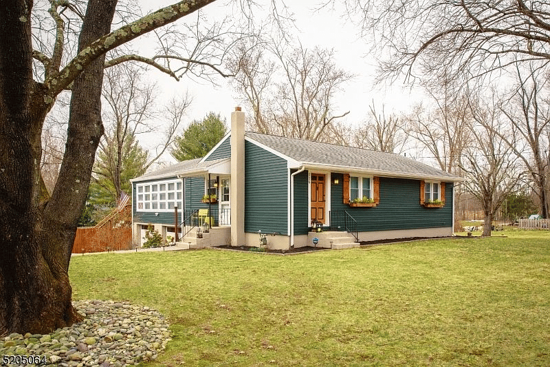 116 Lilac Dr