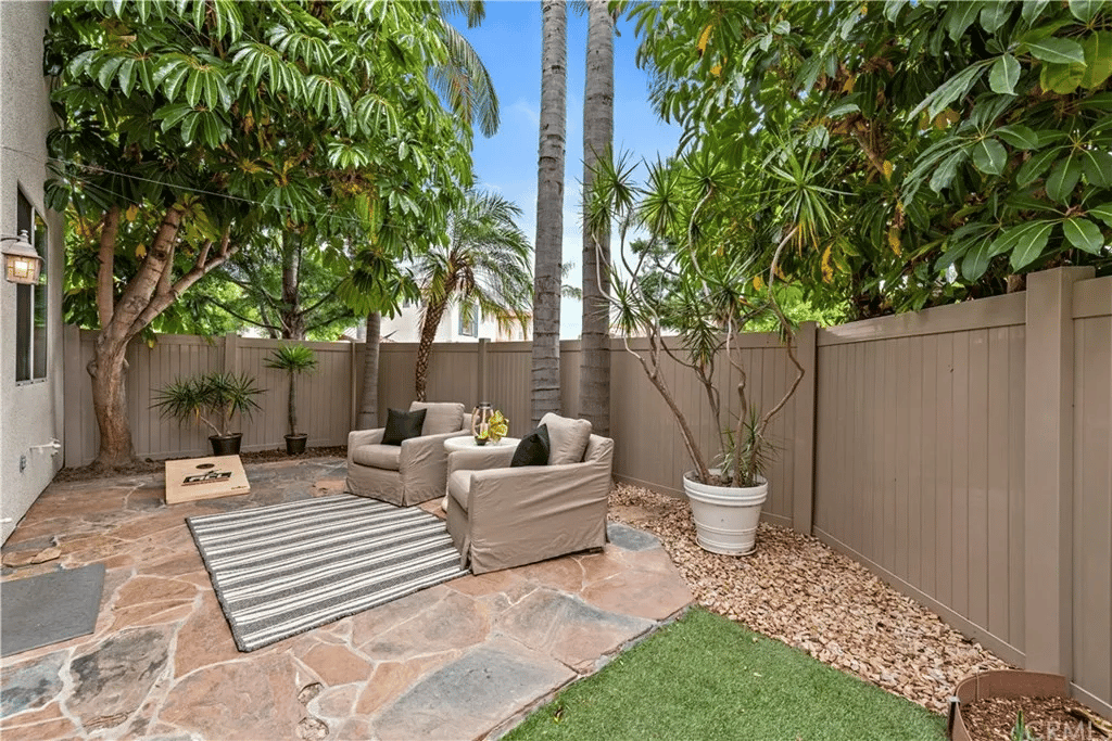 123 Colony Way