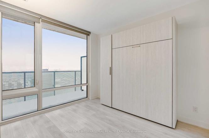 501 Yonge St Unit 3601