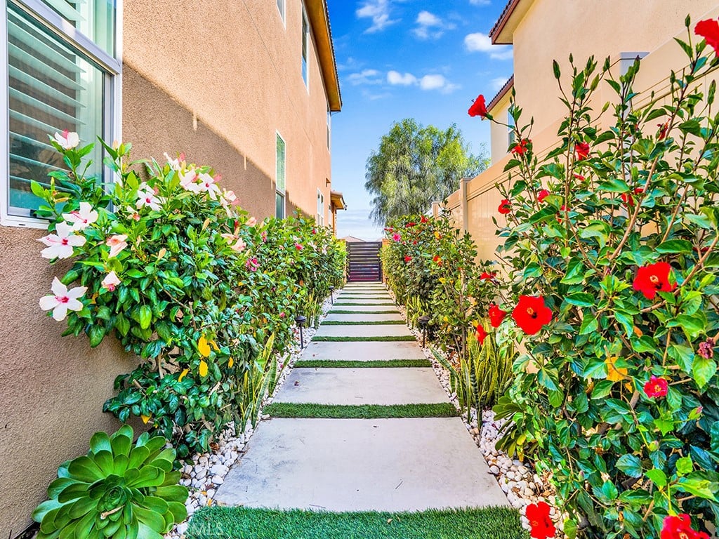 8967 Sunshine Valley Way