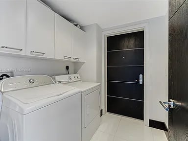 17001 Collins Ave # 2508