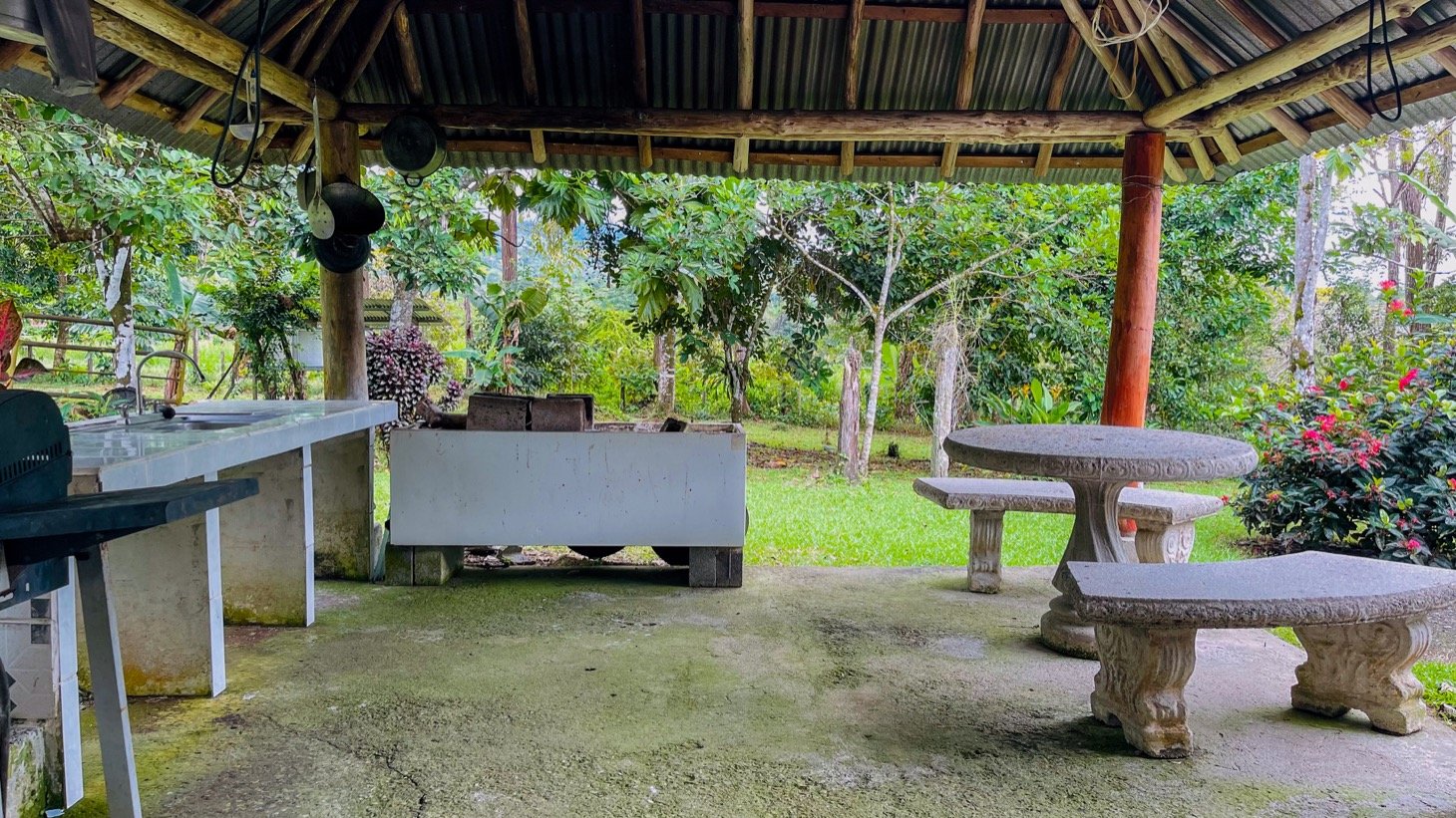 House for Sale in Ojochal, Costa Rica – Traditional Charm on 2.75 Acres
