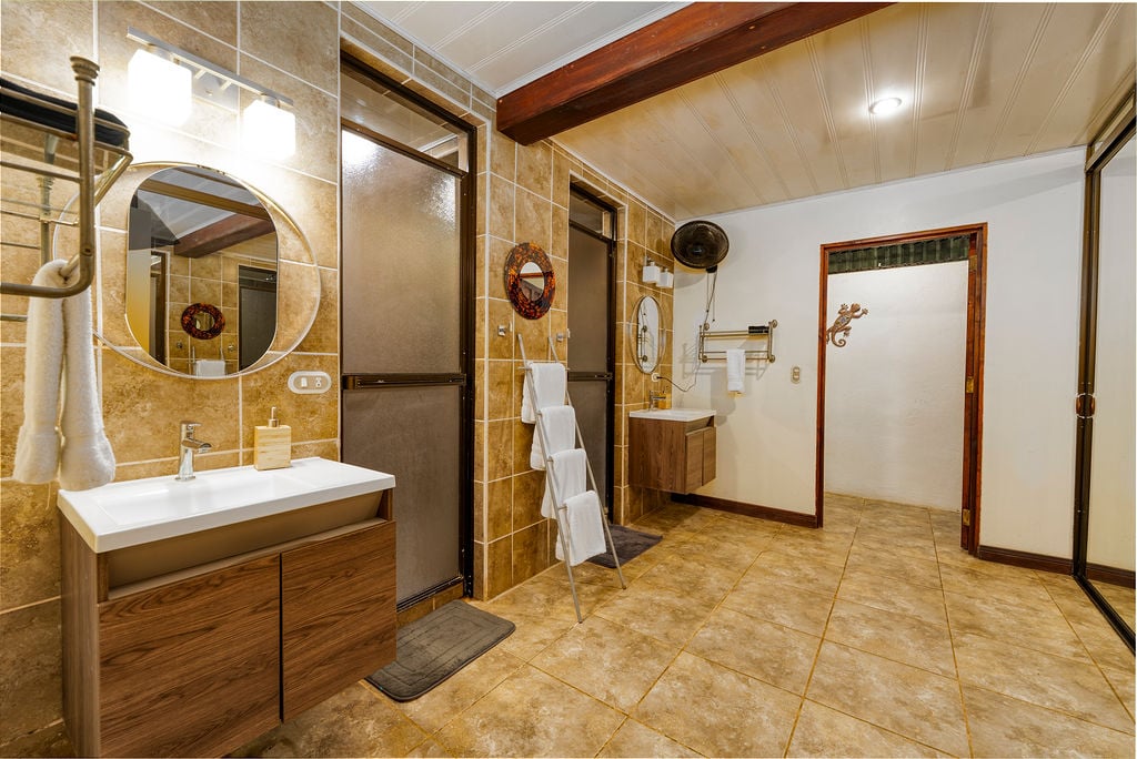 JUNGLE CREEK VILLAS AND CASA PURA VIDA – MANUEL ANTONIO