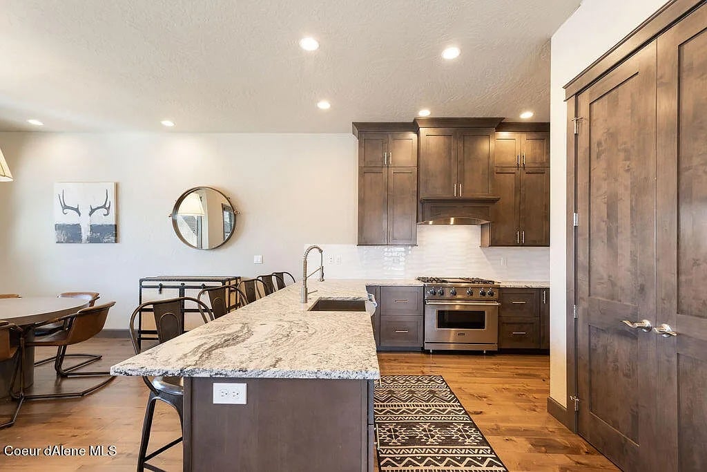 519 Lakeshore Ave UNIT 301