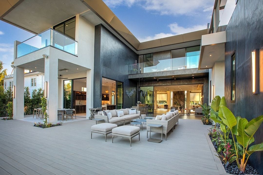 Cascade Golden, N Beverly Dr, 90210