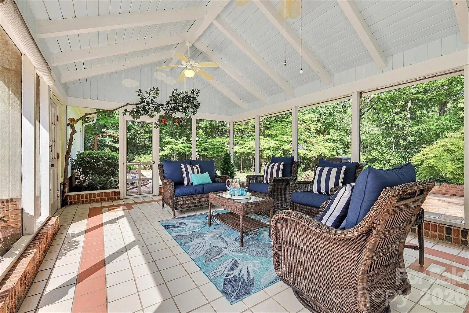6122 Yellowood Rd