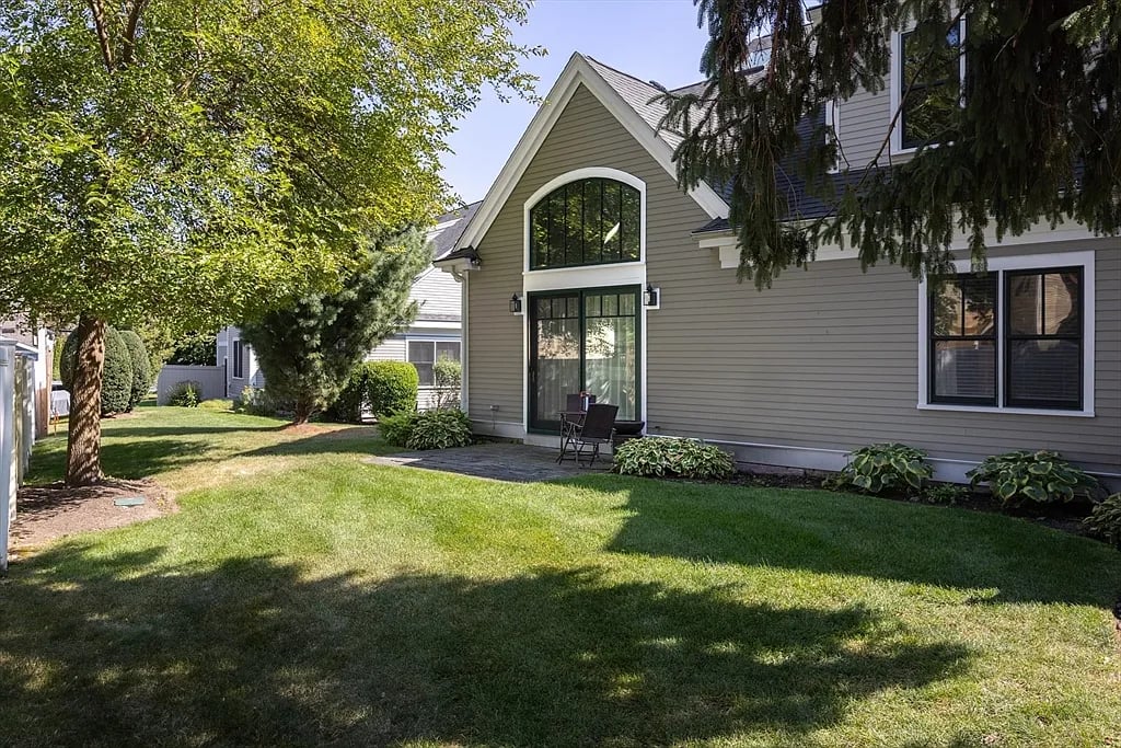 7 Courtyard Pl #7
